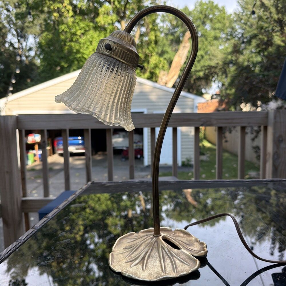 Vintage Lily Pad Brass Gooseneck Table Lamp with Scalloped Shade - Tested! Great